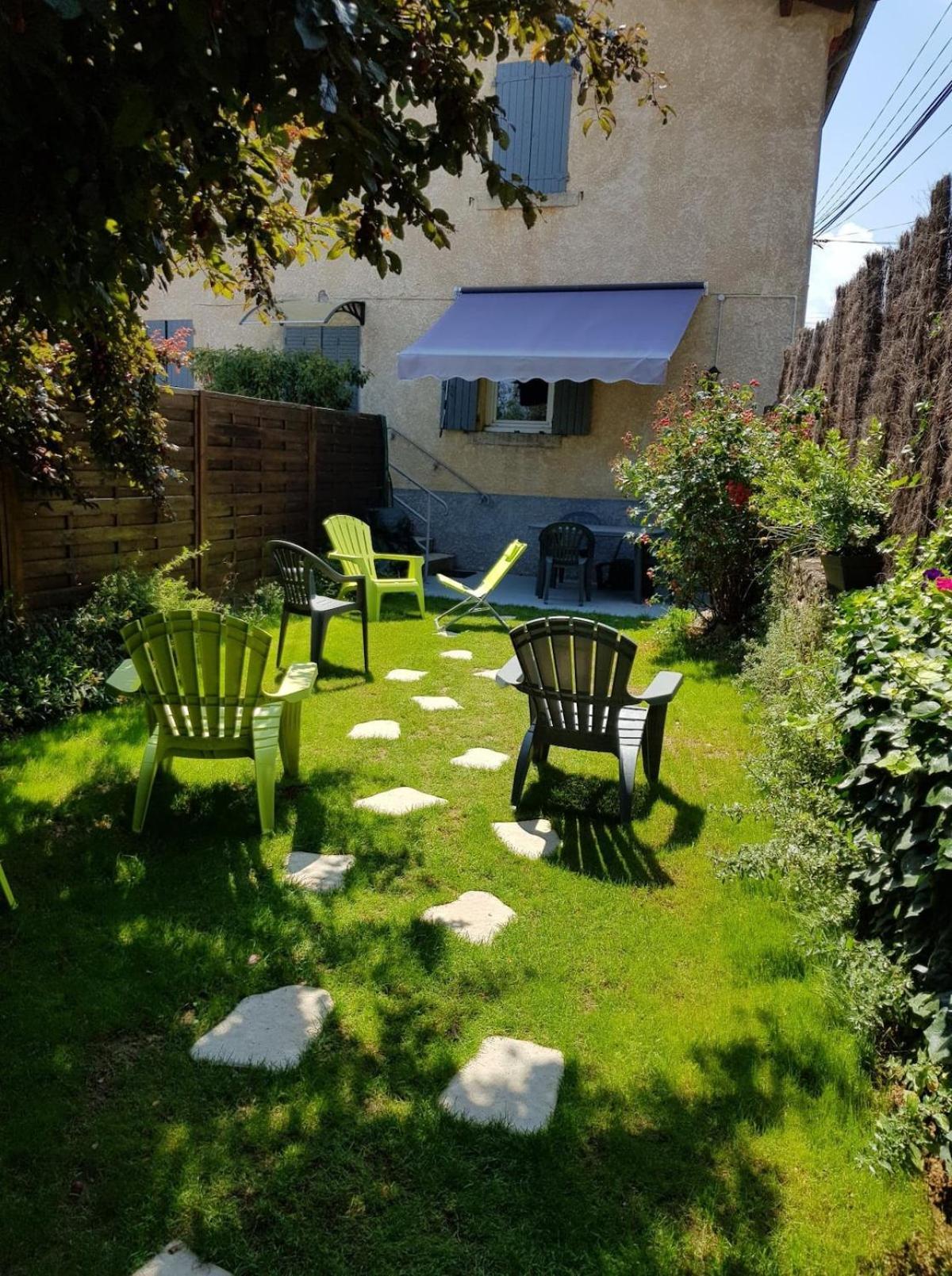 Gite Tante Jeanne Peaugres Exterior photo